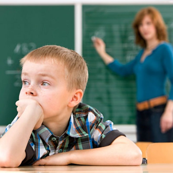 Disfunção auditiva provoca insucesso escolar.