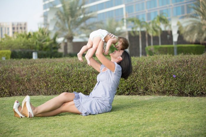 Mães solteiras, mulheres que criam os filhos sózinhas