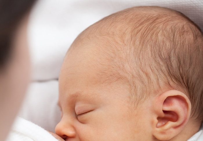 Será que o seu bebé está a mamar o suficiente?