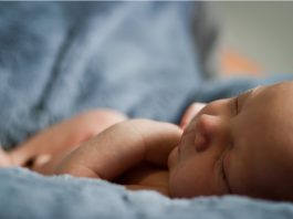 Como preparar a roupa para a chegada do bebé